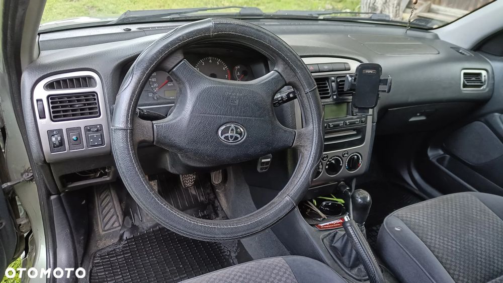 Toyota Avensis 1.6 VVT-i Terra - 7