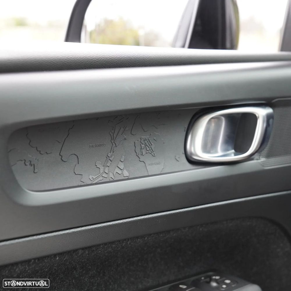 Volvo XC 40 2.0 D3 - 28