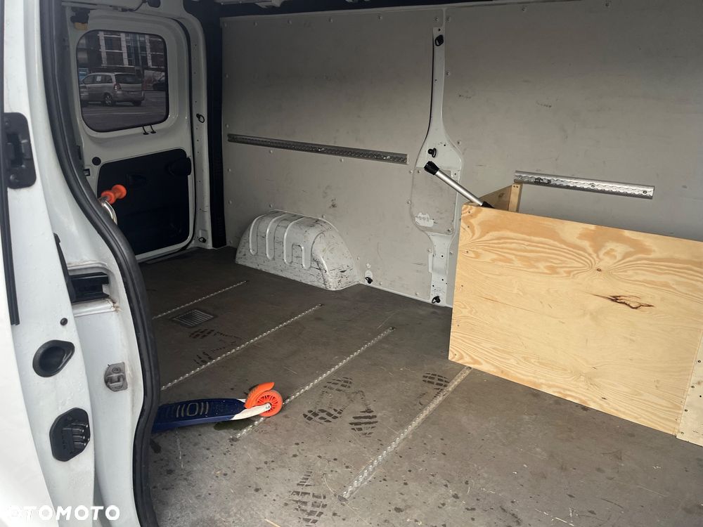 Renault Trafic - 12