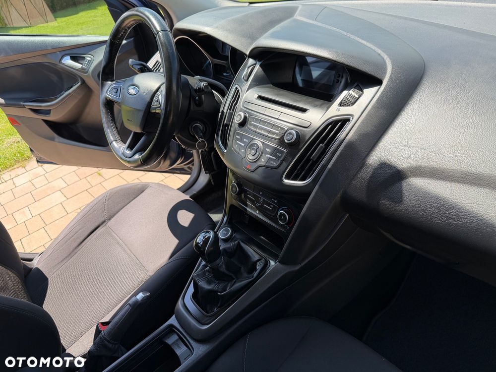 Ford Focus 1.6 Ambiente Start - 28