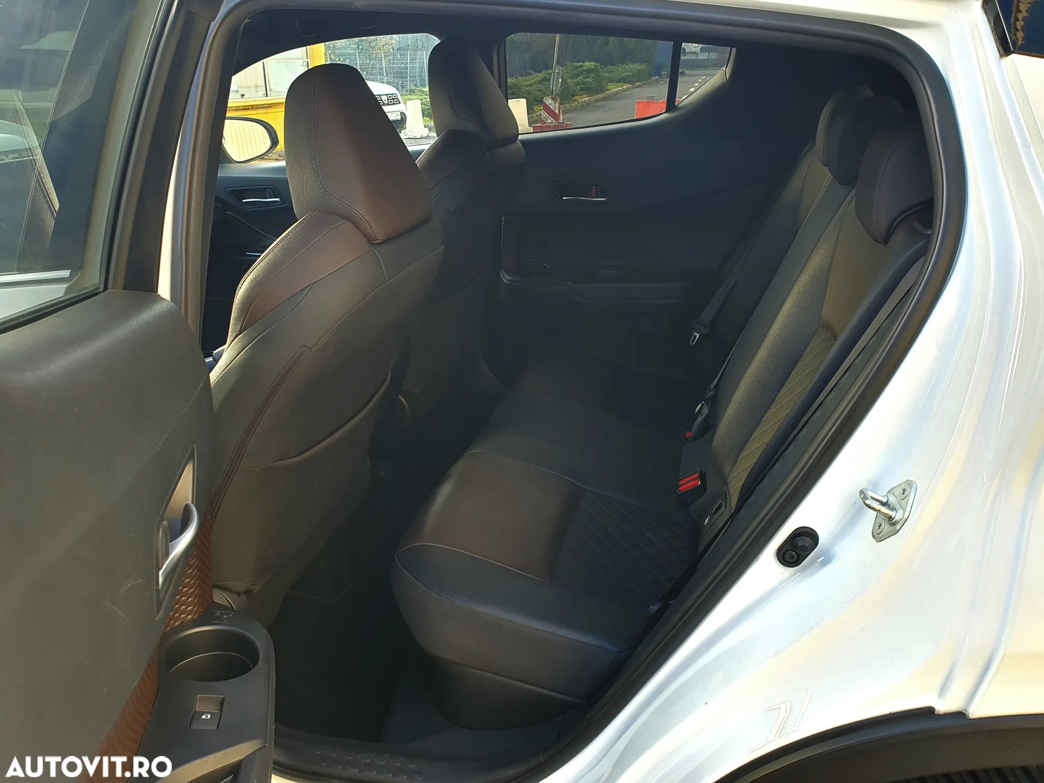 Toyota C-HR - 10
