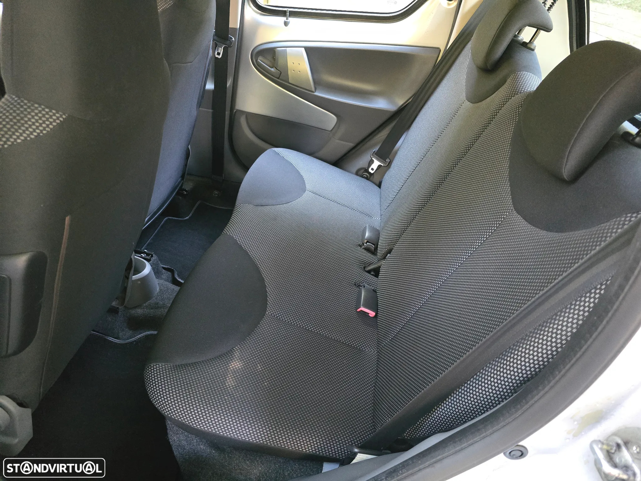 Toyota Aygo 1.0 + AC - 19