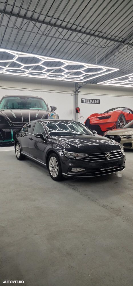 Volkswagen Passat - 8