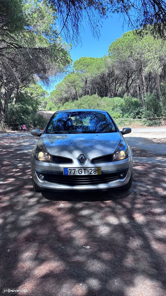 Renault Clio - 1
