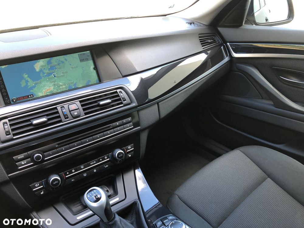 BMW Seria 5 520d Touring - 17