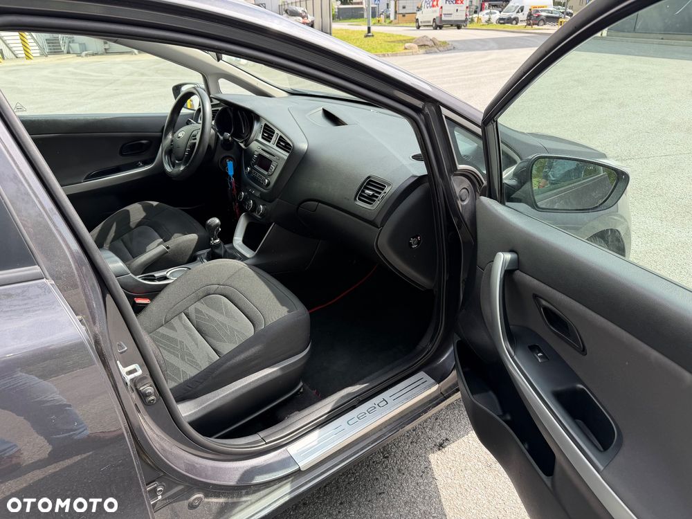 Kia Ceed 1.6 GDI Business Line - 14