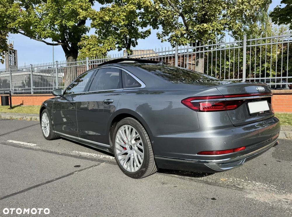 Audi A8 - 8