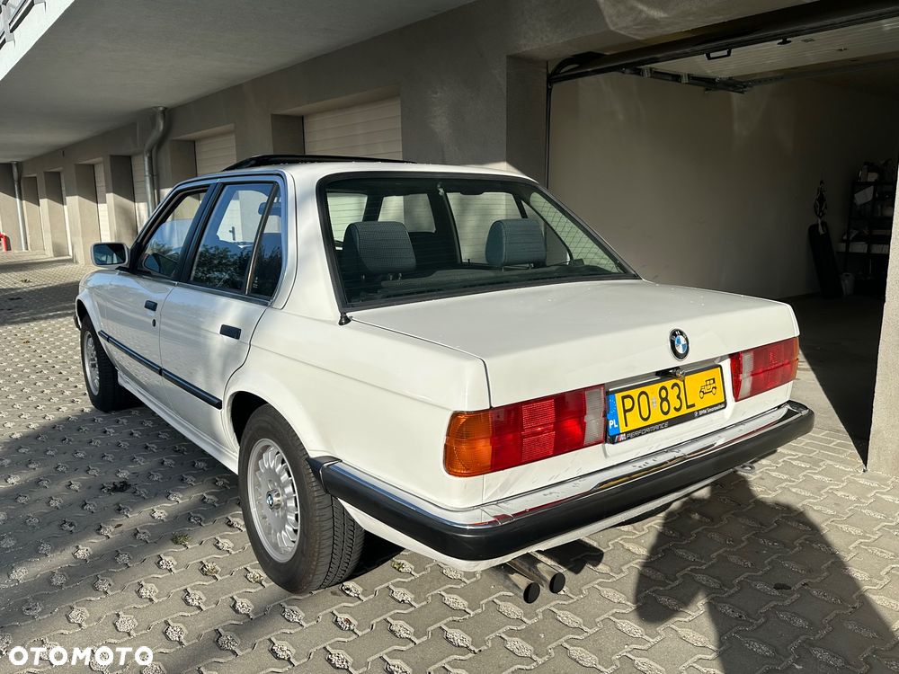 BMW Seria 3 325e - 2