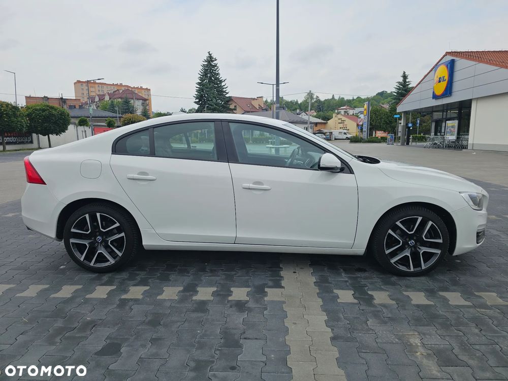Volvo S60 T3 Drive-E Momentum - 5
