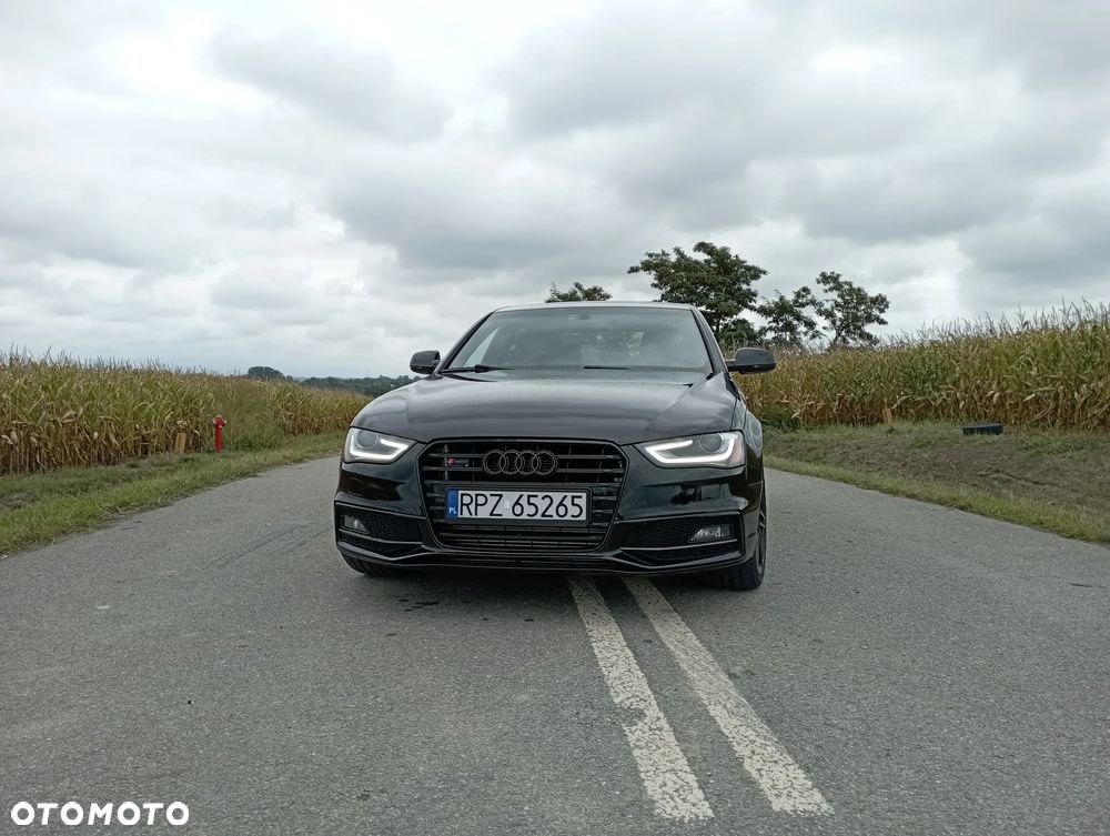 Audi A4 Limousine 2.0 TFSI quattro S tronic S line Sportpaket - 2