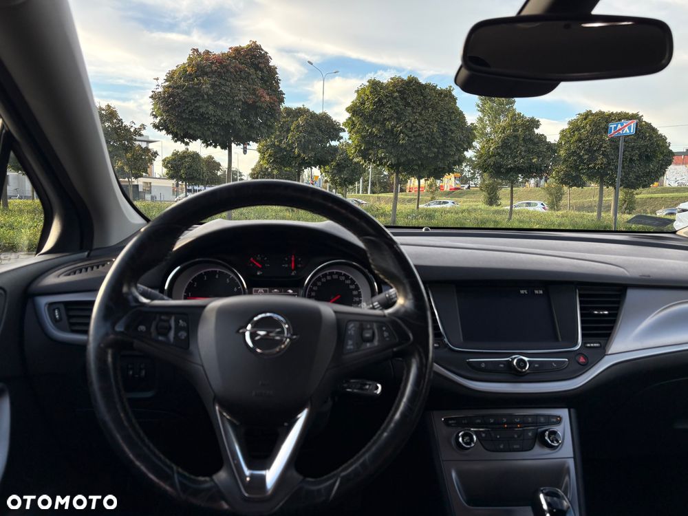 Opel Astra 1.4 T Enjoy S&S - 19