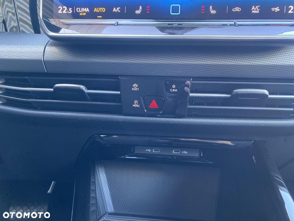 Volkswagen Golf - 28