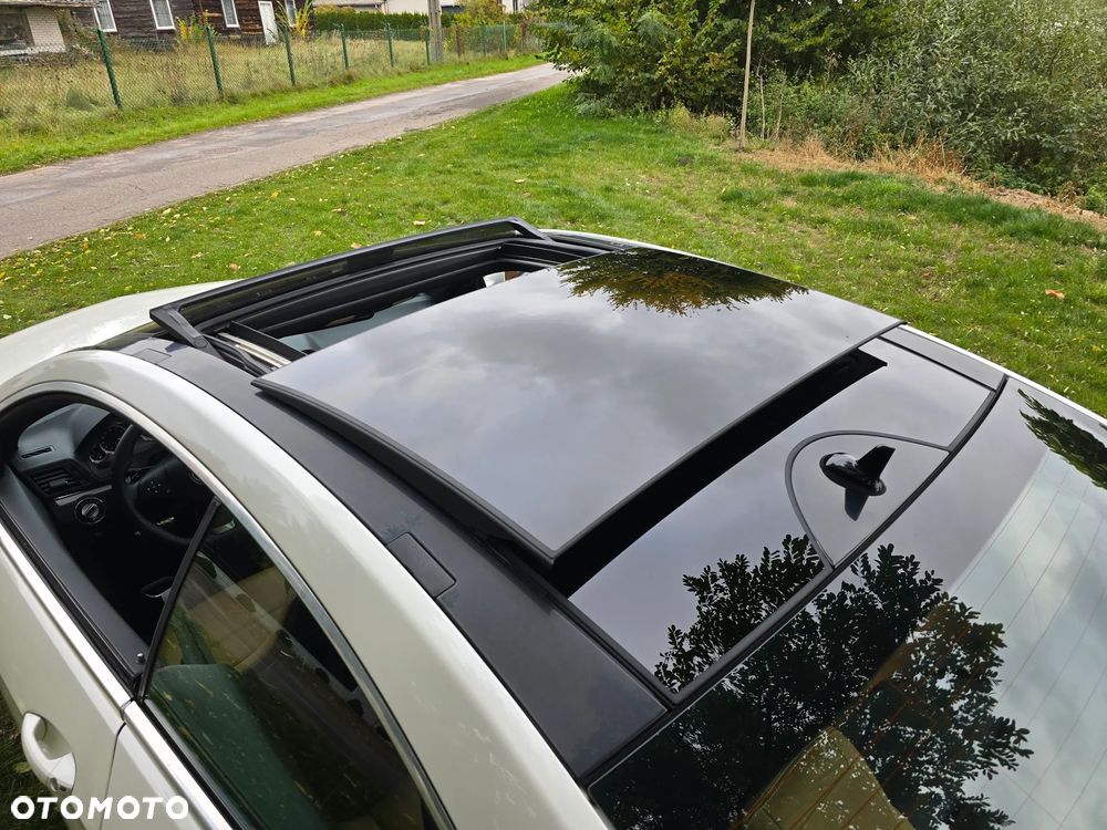 Mercedes-Benz Klasa E 250 Coupe BlueEFFICIENCY 7G-TRONIC Avantgarde - 31