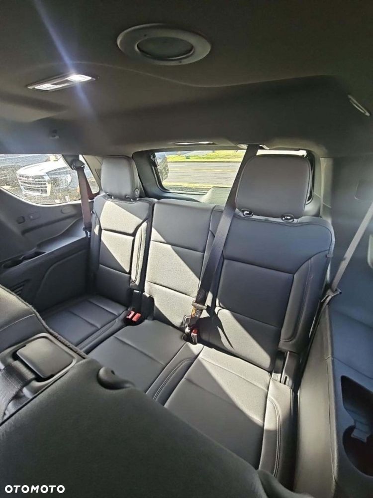 Chevrolet Tahoe - 12