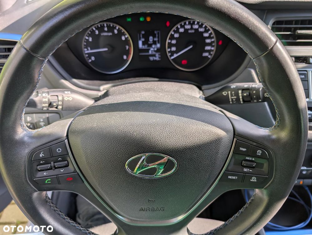 Hyundai i20 - 19