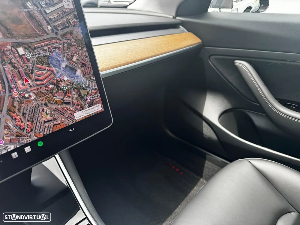 Tesla Model 3 - 6
