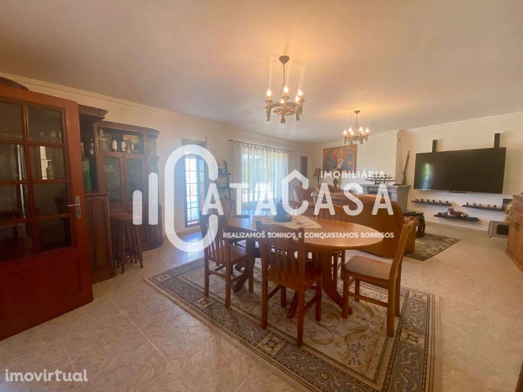 Moradia Geminada T4 para venda na freguesia de Aguada de Cima - Grande imagem: 2/23