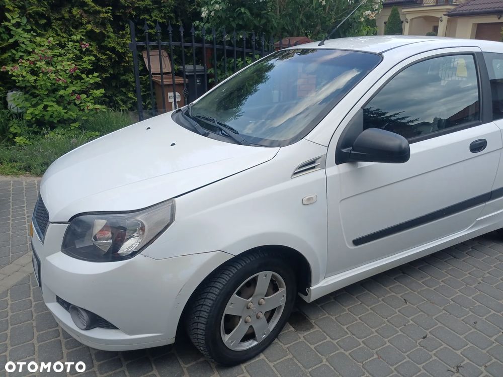 Chevrolet Aveo 1.2 16V Base - 3