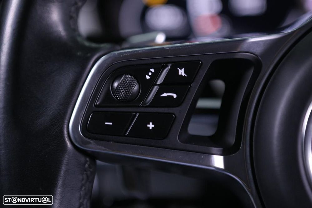 Porsche Panamera 4 S - 11