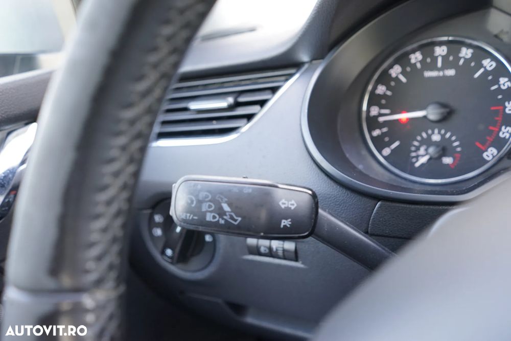 Skoda Octavia 2.0 TDI AMBITION DSG - 13