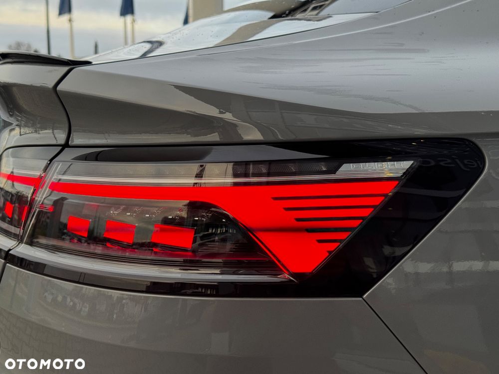 Volkswagen Arteon 2.0 TDI SCR DSG R-Line - 28