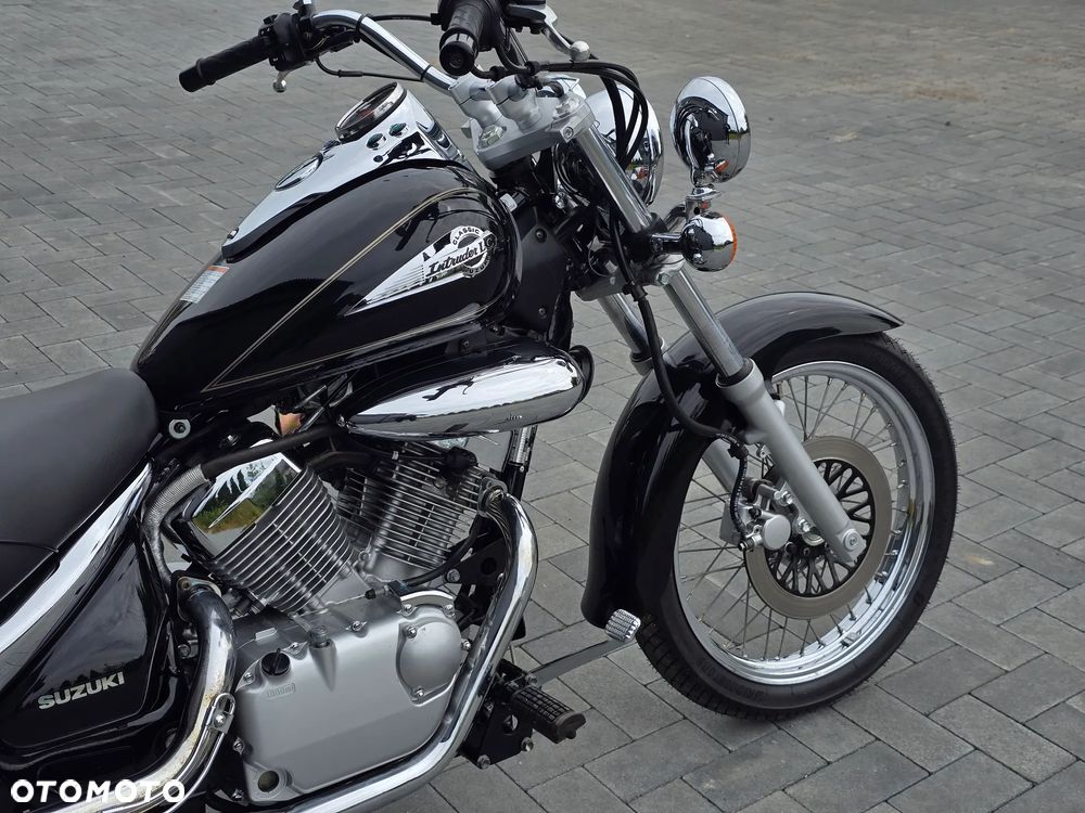 Suzuki Intruder - 4