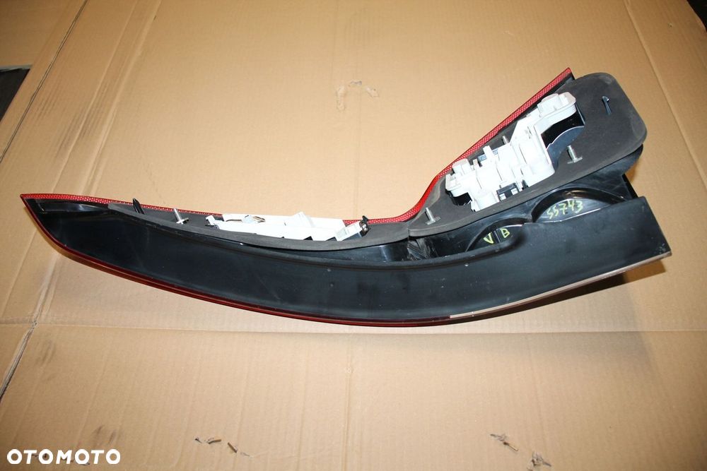 VOLVO V50 LIFT TYLNA LEWA LAMPA LEWY TYŁ IGŁA - 4