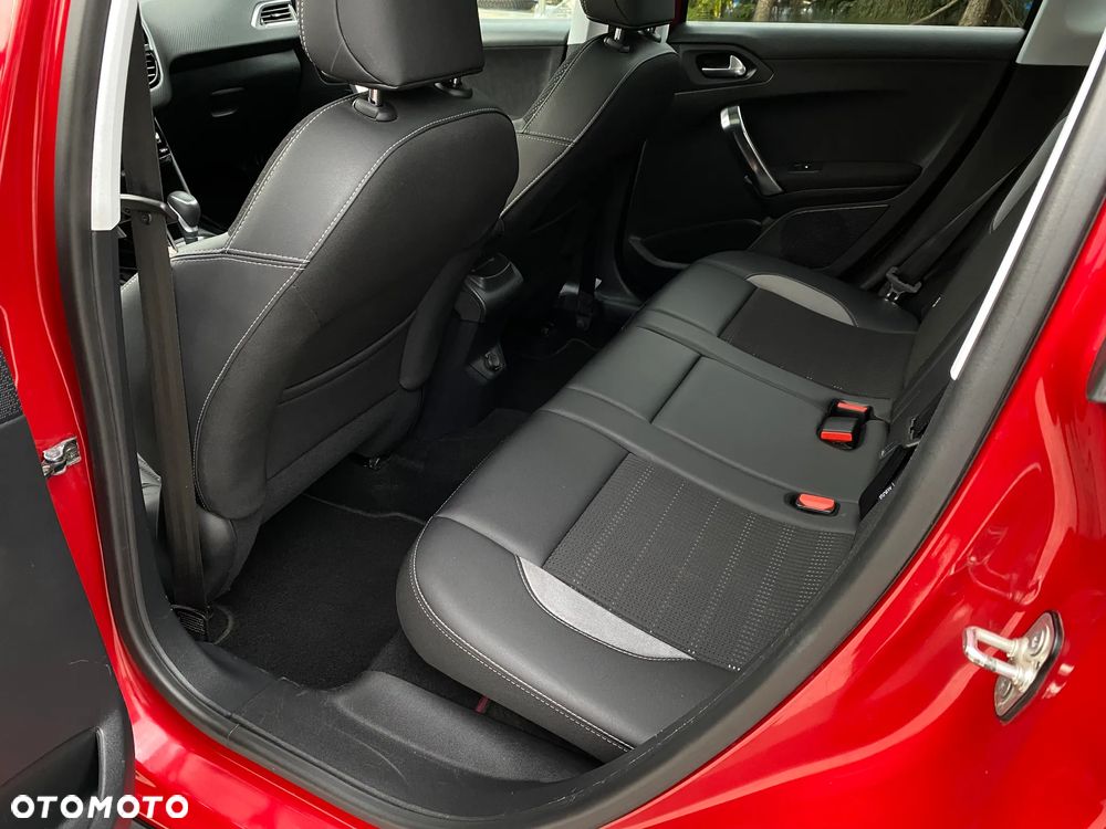 Peugeot 2008 1.2 Pure Tech Allure S&S EAT6 - 15