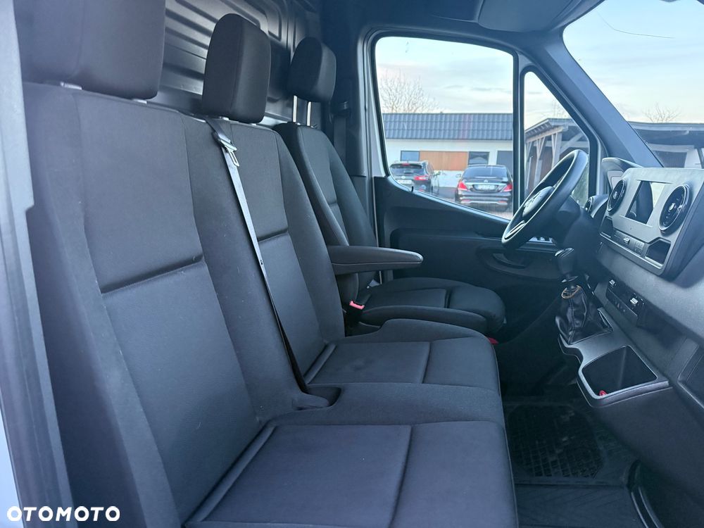 Mercedes-Benz Sprinter - 9