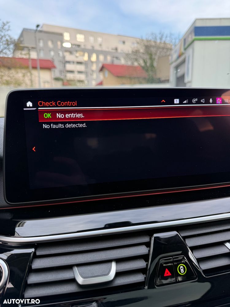 BMW Seria 5 520d Aut. Luxury Line - 37