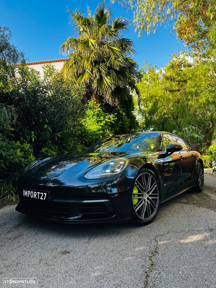 Porsche Panamera 4 E-Hybrid Edition 10 Anos - 3