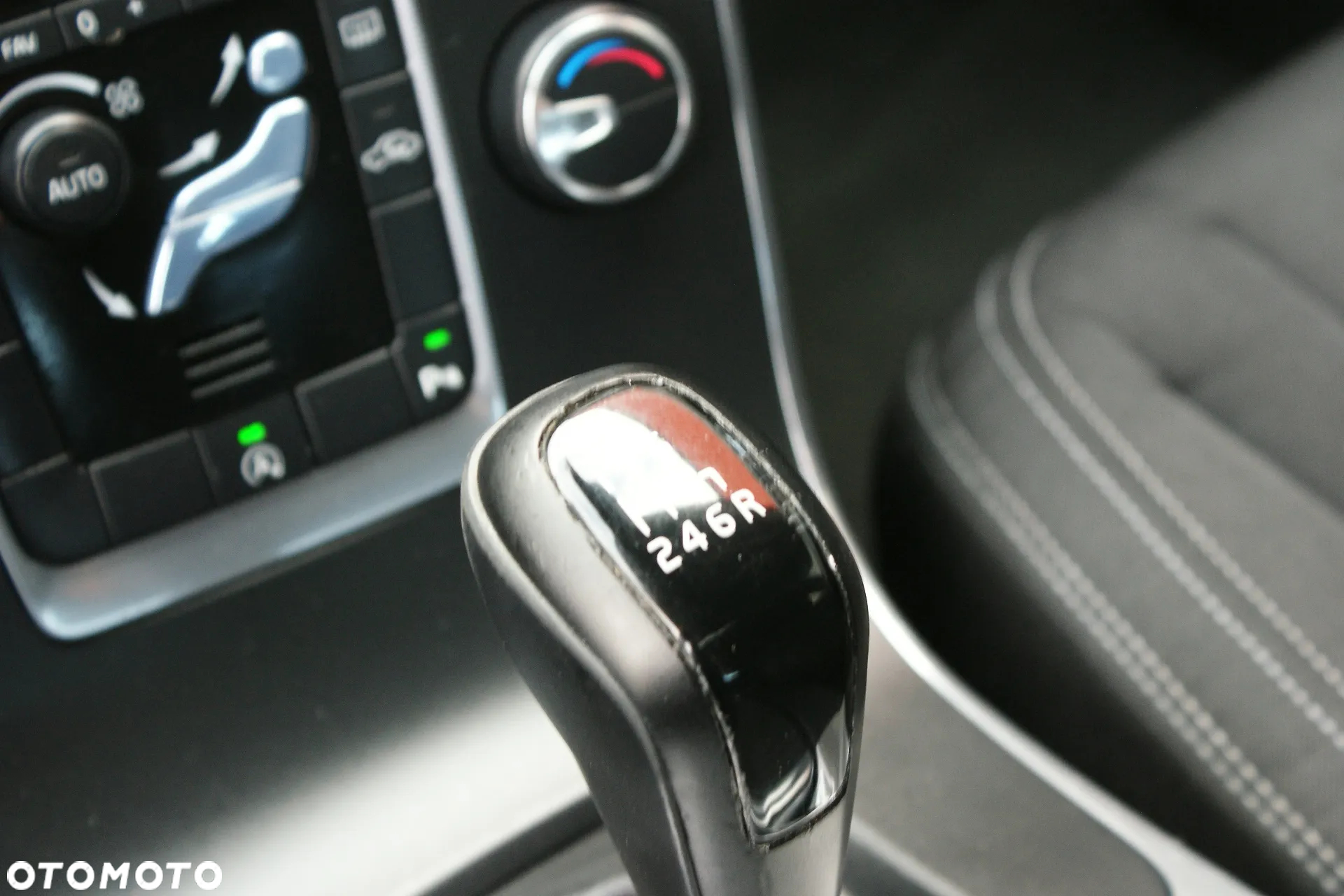 Volvo V60 D2 Drive-E Momentum - 13