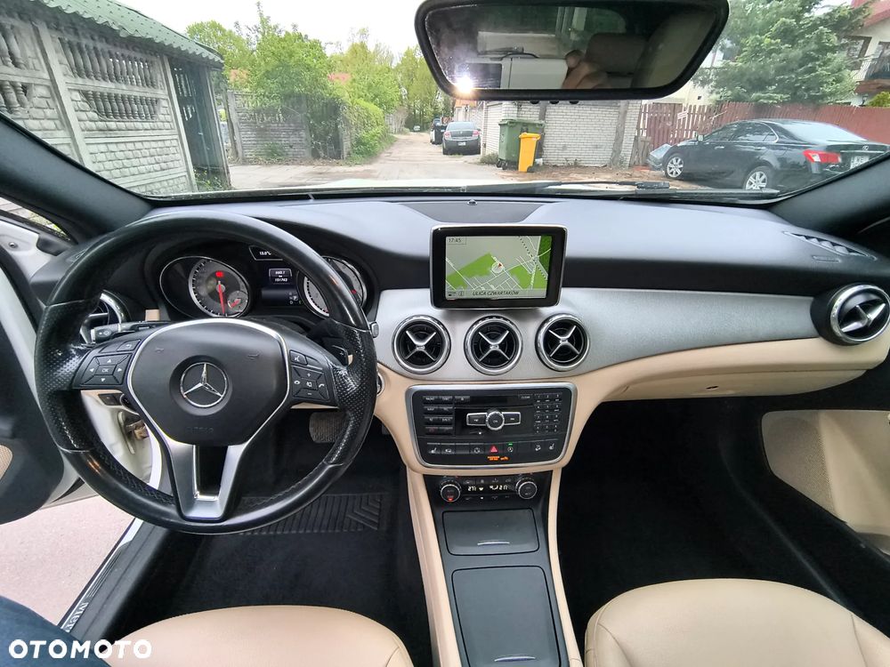 Mercedes-Benz GLA 250 4Matic 7G-DCT Activity Edition - 36