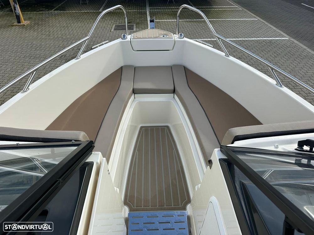 Quicksilver Activ 605 Bowrider - 17