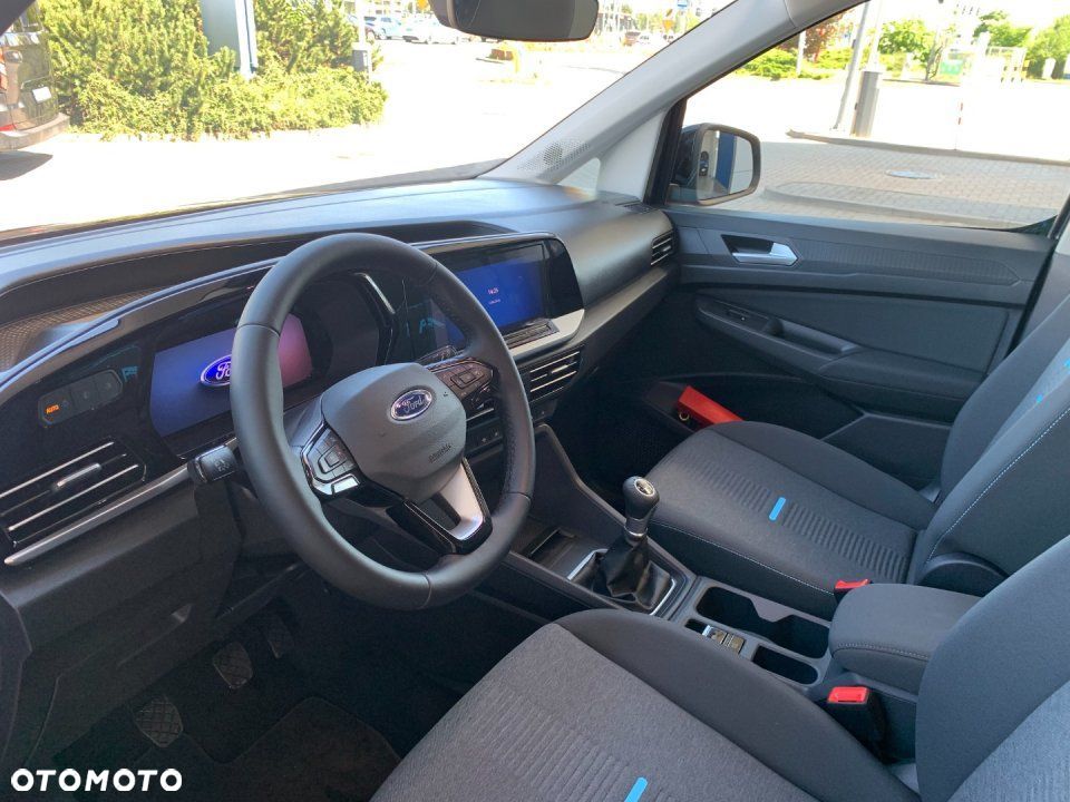 Ford Tourneo Connect - 11