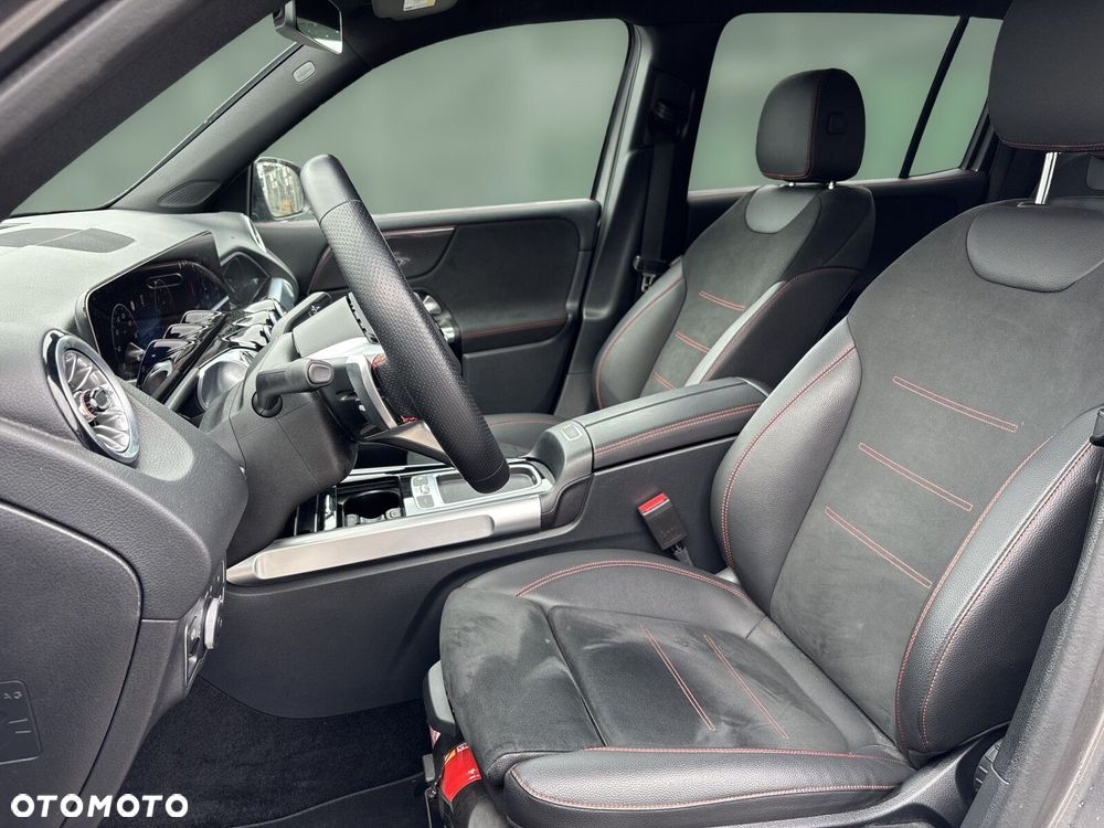 Mercedes-Benz GLB - 14
