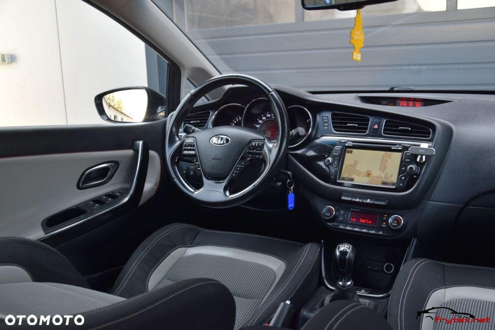 Kia Ceed - 22