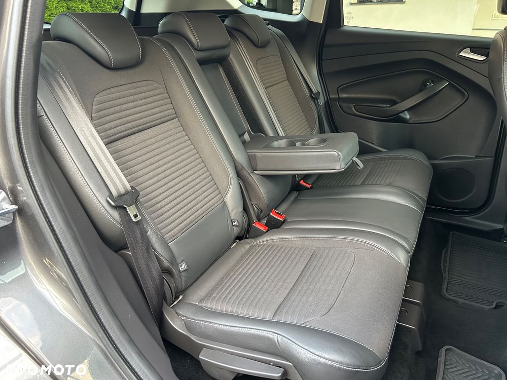 Ford Kuga 2.0 TDCi 4x4 Titanium - 27