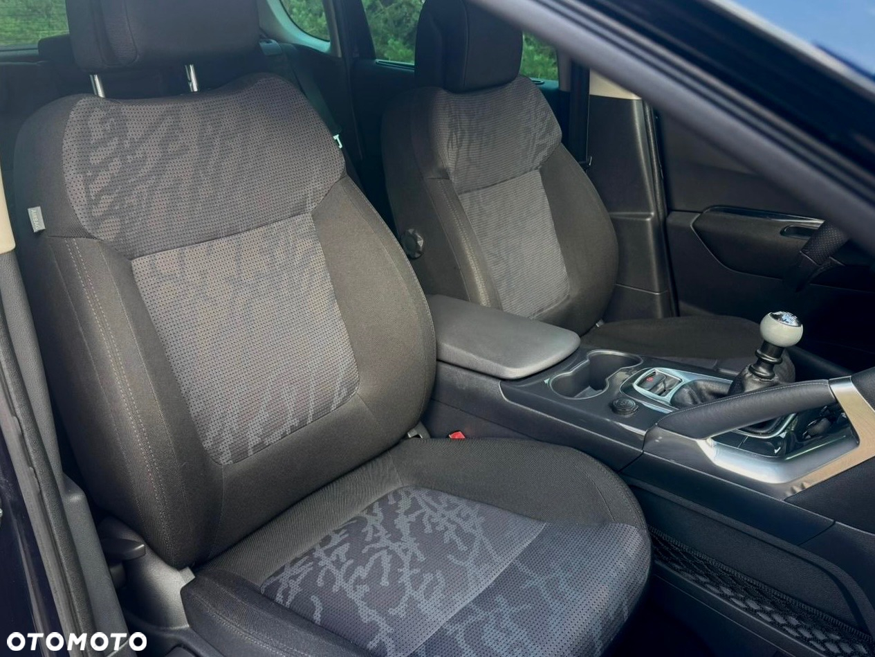 Peugeot 3008 1.6 Premium - 11