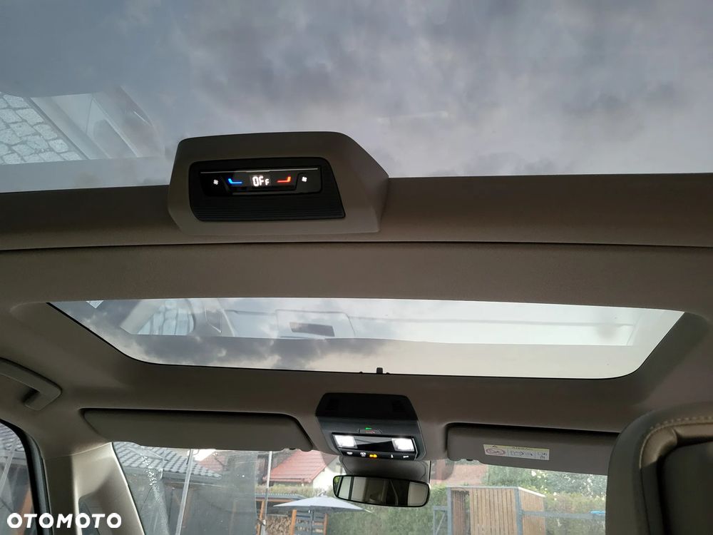 Volkswagen Multivan - 6