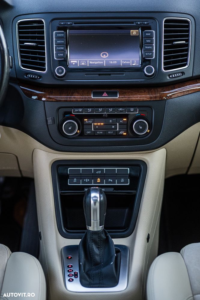 Volkswagen Sharan 2.0 TDI DSG Blue Motion Highline - 24