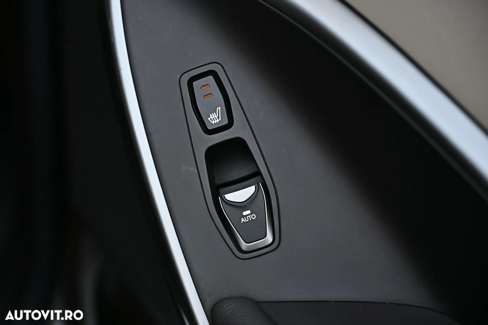 Hyundai Santa Fe blue 2.2 CRDI 4WD Automatik 7-Sitzer Premium - 26