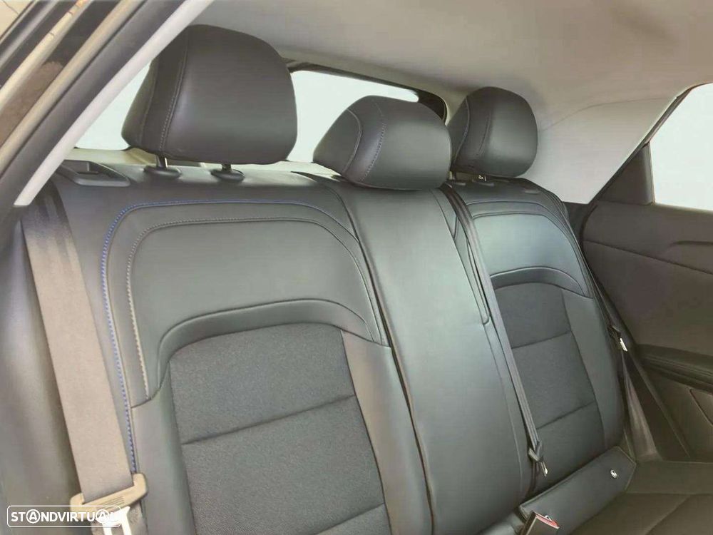 MG MG4 64 kWh Luxury - 16