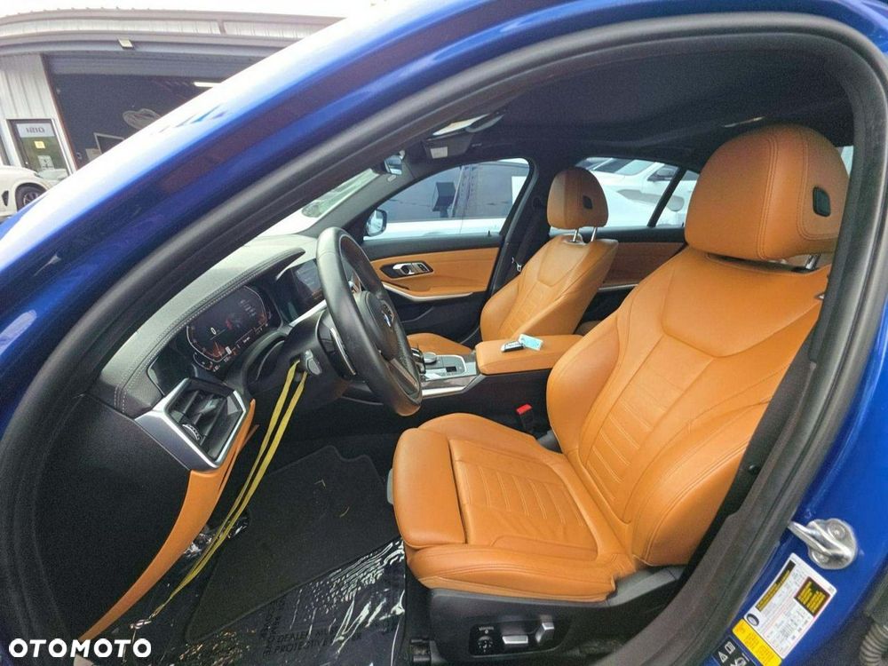 BMW Seria 3 330i xDrive M Sport - 5