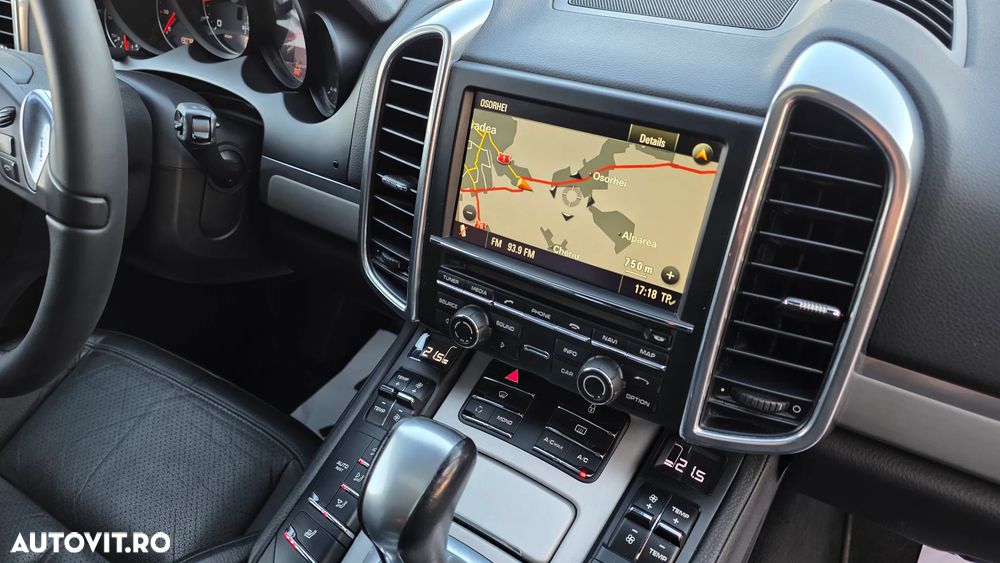 Porsche Cayenne 3.0TD TipTronic - 35