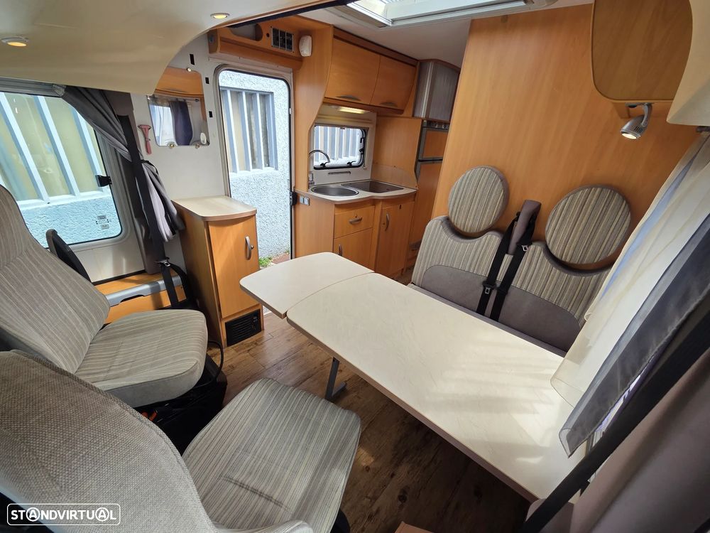 Pilote Aventura 730G Cama Central Frigo Grande - 25