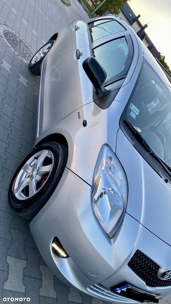 Toyota Yaris 1.4 D-4D Executive - 16