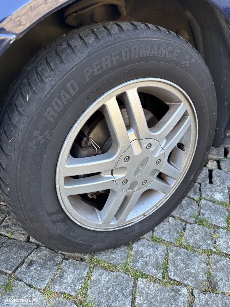 Ford Focus 1.4 Trend - 4