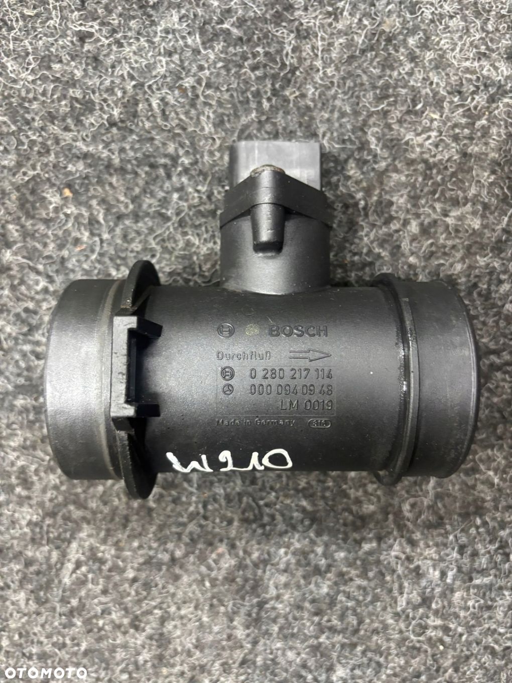 MERCEDES W210 0280217114 BOSCH PRZEPŁYWOMIERZ POWIETRZA - 1