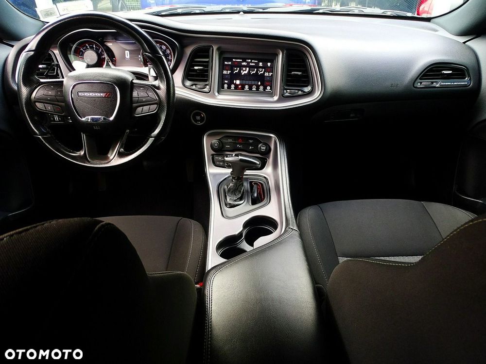 Dodge Challenger - 25